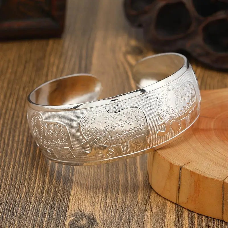 Bracelet bohemian style retro  large pour femme à motif floral sculpté et ouverture, bracelet tendance, bijou bohème vintage