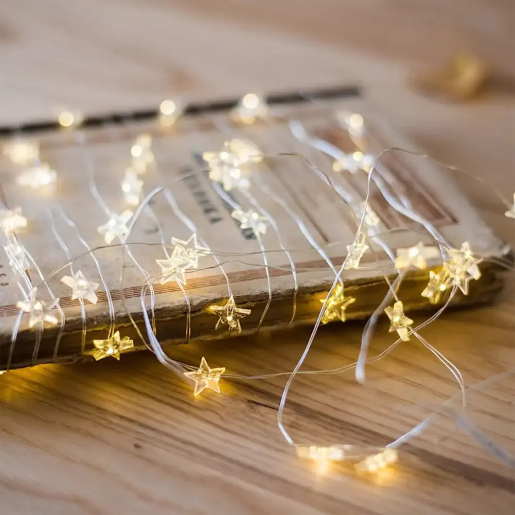 Guirlande lumineuse LED en forme d'étoiles (1/2/5 m) – Décoration pour chambre ou fête, alimentation par USB ou piles, idéale pour Noël